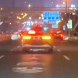 Yapay zek&acirc; trafikte &ccedil;uvalladı: &Ccedil;in'de s&uuml;r&uuml;c&uuml;s&uuml;z taksiler yolda kaldı! 