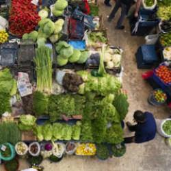 Sebze ve meyvede &ccedil;ifte fatura vurgunu! Hallerdeki oyun su&ccedil;&uuml;st&uuml; yakalandı!