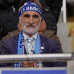 46 yıldır ma&ccedil; ka&ccedil;ırmıyor! 'Dede' lakaplı taraftar şehrinin sevdasıyla yaşıyor