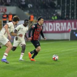 7 ma&ccedil;lık seri sona erdi! Uğur U&ccedil;ar'ın ekibi kaybetti