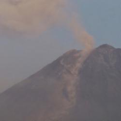 Semeru Yanardağı yeniden faaliyette! 