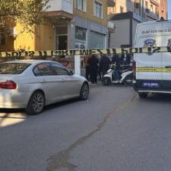 Maltepe'de bor&ccedil; kavgası kanlı bitti: 1 &ouml;l&uuml;, 2 yaralı