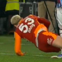 VAR &ccedil;ağırdı, Cihan Aydın kararından d&ouml;nmedi! Eski hakemler tartışmalı pozisyonu yorumladı