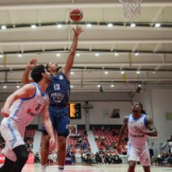 Anadolu Efes Aliağa Petkim'i farklı ge&ccedil;ti!