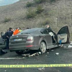 Ankara'da korkun&ccedil; kaza! 2 ara&ccedil; &ccedil;arpıştı: 5 kişi hayatını kaybetti