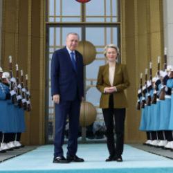 Avrupa'dan itiraf: 'Par&ccedil;alanmış kıtanın tek istisnası T&uuml;rkiye'