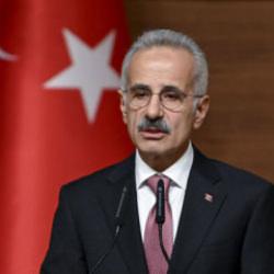 Bakan Uraloğlu: T&uuml;rk sahipli 2 gemi H&uuml;rm&uuml;z Boğazı&rsquo;ndan ge&ccedil;ti