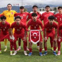 Beraberlik yetmedi! Milli Takım finalleri kıl payı ka&ccedil;ırdı