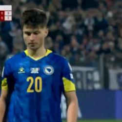 Bosna Hersek'in D&uuml;nya Kupası hayalini ger&ccedil;ekleştiren oyuncunun g&ouml;r&uuml;nt&uuml;leri şaşırttı...