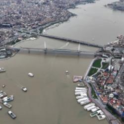 Megakentli yine h&uuml;sranda: &Ccedil;amura bulanan Hali&ccedil; havadan g&ouml;r&uuml;nt&uuml;lendi