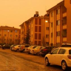 &Ccedil;&ouml;l tozu geliyor! Meteoroloji 31 ili sarı kodla uyardı: Resmen &ccedil;amur yağacak