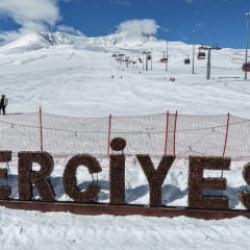 Erciyes Kayak Merkezi&rsquo;nde sezon nisan ayında da devam ediyor