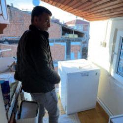 Eve gelince neye uğradığını şaşırdı! Mutfak duvarı yok oldu, yıkım 'kabusa' d&ouml;n&uuml;şt&uuml;!