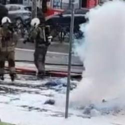 Fatih'te &ccedil;&ouml;p kamyonunda patlama