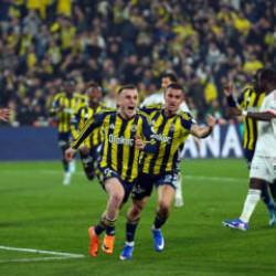 Fenerbah&ccedil;e zirveye 1 puan uzaklıkta