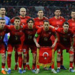FIFA kesenin ağzını a&ccedil;tı! T&uuml;rkiye, D&uuml;nya Kupası'na katılırsa servet kazanacak