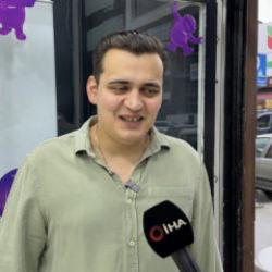 G&uuml;l&uuml;mseten isyan: Abla takımı bozdun, kalanı da gel al!