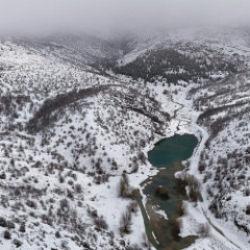 Isparta&rsquo;da kış masalı! Sultan Dağları ilkbaharda da beyaz &ouml;rt&uuml;yle kaplı
