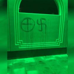 İsve&ccedil;'te M&uuml;sl&uuml;manlara a&ccedil;ık tehdit: Kanla gamalı ha&ccedil; &ccedil;izen saldırgan yakalandı