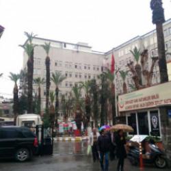 İzmir'de kahreden olay: Anne ve oğlu bir g&uuml;n arayla aynı rahatsızlıktan &ouml;ld&uuml;!