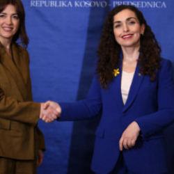 Kosova'da yeni d&ouml;nem! Osmani g&ouml;revi devretti