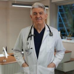 Kalp masajında ilk dakikalar kritik: Uzmanlardan doğru m&uuml;dahale uyarısı