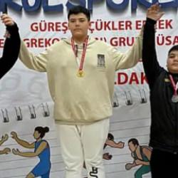 Konya B&uuml;y&uuml;kşehir Belediyespor G&uuml;reş Takımı'ndan tam 9 madalya!