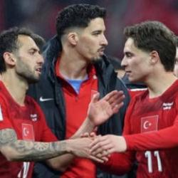 Kosova'da A Milli Takım'ın otelinin yakınında havai fişek atan 2 kişi g&ouml;zaltına alındı!