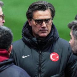 Montella'dan tarihi ma&ccedil; &ouml;ncesi a&ccedil;ıklama: Tercihlerinin sebebini a&ccedil;ıkladı