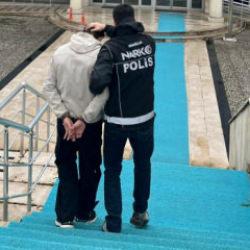 Muğla'da firari h&uuml;k&uuml;ml&uuml; uyuşturucu satmaktan tutuklandı