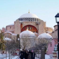 Ortodokslardan itiraf: 'T&uuml;rkler olmasaydı Ayasofya bug&uuml;nlere ulaşmazdı'
