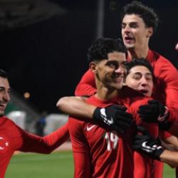 Osijek'te liderlik i&ccedil;in kritik ma&ccedil;! &Uuml;mit Milli Takım, Hırvatistan sınavında: Ma&ccedil; şifresiz