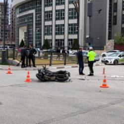 Otomobil ile motosiklet &ccedil;arpıştı: 2 ağır yaralı