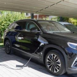 Otomotiv pazarı daralırken elektrikli otomobil satışları arttı