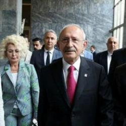 &Ouml;zg&uuml;r &Ouml;zel, Kılı&ccedil;daroğlu ve Kaftancıoğlu'nu takipten &ccedil;ıktı! CHP'den jet a&ccedil;ıklama geldi