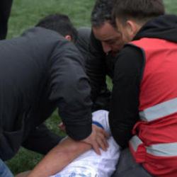 Son karar TFF'nin! 16 yaşındaki futbolcu sahada yere yığıldı, final ma&ccedil;ı yarıda kaldı