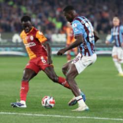 Trabzon'da zirveyi karıştıran ma&ccedil;! Aslan'a şampiyonluk yolunda b&uuml;y&uuml;k uyarı