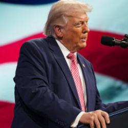 Trump'tan son dakika İran a&ccedil;ıklaması: &Ccedil;ok ge&ccedil; olmadan anlaşma yapma zamanı geldi! 