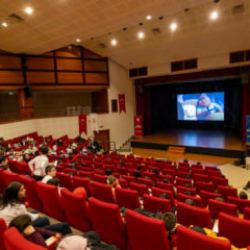 &Uuml;mraniye&rsquo;de sanat r&uuml;zgarı: &Ccedil;ocukların neşesi k&uuml;lt&uuml;r merkezlerini ısıtıyor