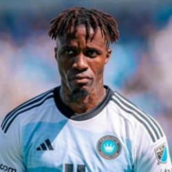 Wilfried Zaha'dan Galatasaray'a k&ouml;t&uuml; haber!