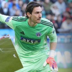 Yok b&ouml;yle gol! Kasımpaşa kalecisi Gianniotis kendi yarı alanından gol attı