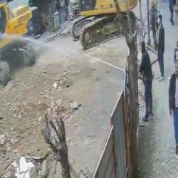 Zeytinburnu'nda inşaattan beton par&ccedil;ası d&uuml;şt&uuml;; 6 yaşındaki &ccedil;ocuk &ouml;ld&uuml;