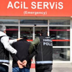 "Yutma y&ouml;ntemiyle" uyuşturucu sevkiyatı! 2 ş&uuml;pheli kıskıvrak yakalandı