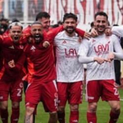 1. Lig'e ilk bilet Ankara'da kesildi: Batman Petrolspor, 24 yıllık r&uuml;yayı ger&ccedil;ekleştirdi