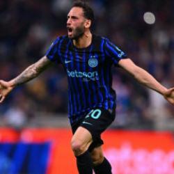 7 goll&uuml; ma&ccedil;ta farka gittiler! Hakan, Zeki'yi 5 golle &uuml;zd&uuml;