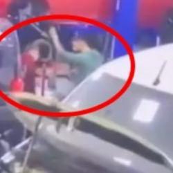 &Ccedil;ırağa, &lsquo;telefonuma baktın&rsquo; dayağı: Acımasızca d&ouml;vd&uuml;