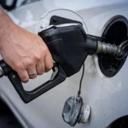 ABD'de benzin fiyatları 3,5 yılın zirvesinde!