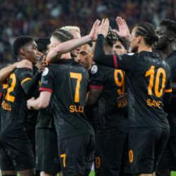 Aslan İzmir'de k&uuml;kredi! Galatasaray zaferle &ccedil;ıktı