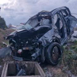 Aynı yolda peş peşe feci kazalar: 1 &ouml;l&uuml; 3 yaralı