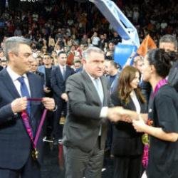 Bakan Bak, &Ccedil;BK Mersin&rsquo;in şampiyonluk sevincine ortak oldu